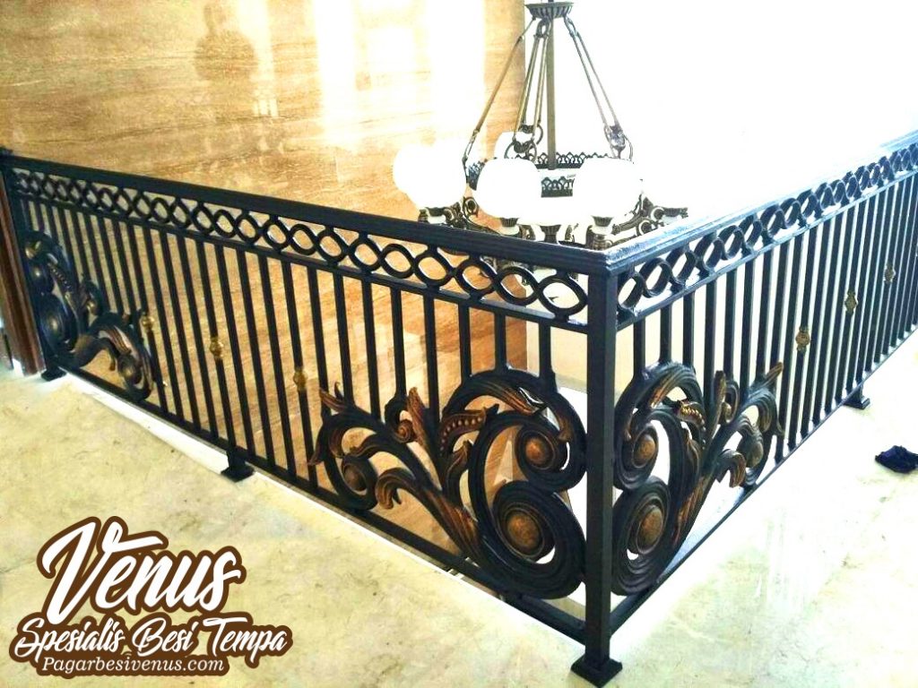 Railing Balkon Klasik