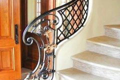 Railing-Tangga-Klasik-Kecil-Pendek