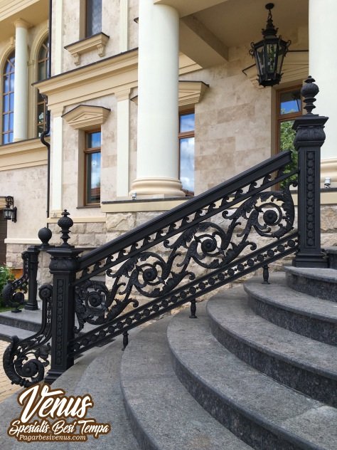 Railing Tangga Besi Tempa