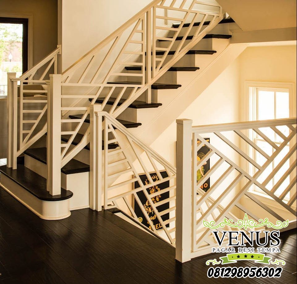 railing-tangga-minimalis-dengan-pola-unik-dari-rangkaian-besi-putih-e1555041358380 railing-tangga-minimalis-dengan-pola-unik-dari-rangkaian-besi-putih-e1555041358380