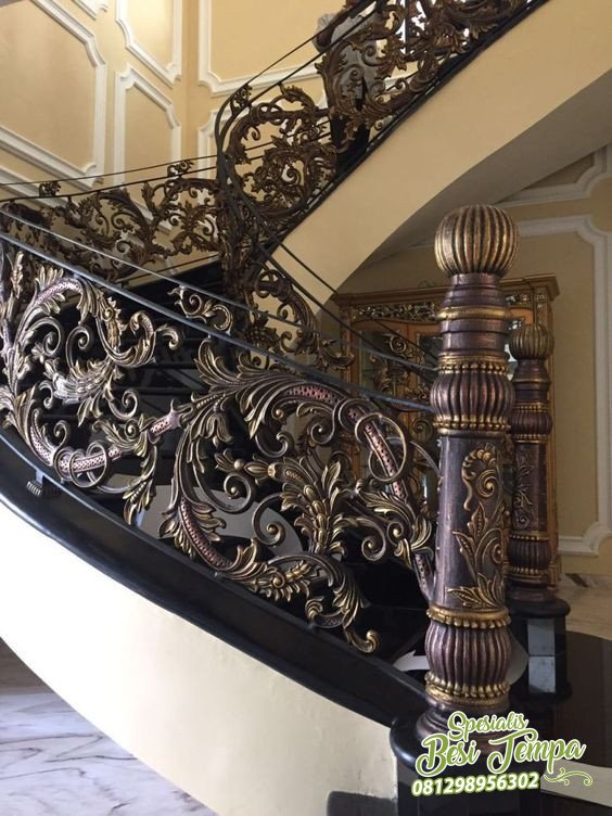 Railing Tangga Mewah Klasik